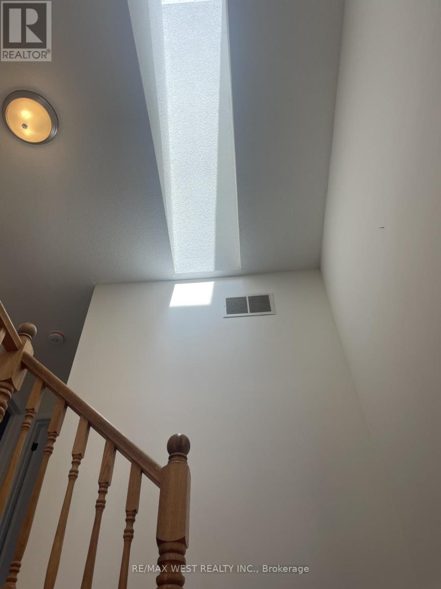 19 - 2299 Marine Drive, Oakville, Ontario  L6L 1C2 - Photo 29 - W12936692