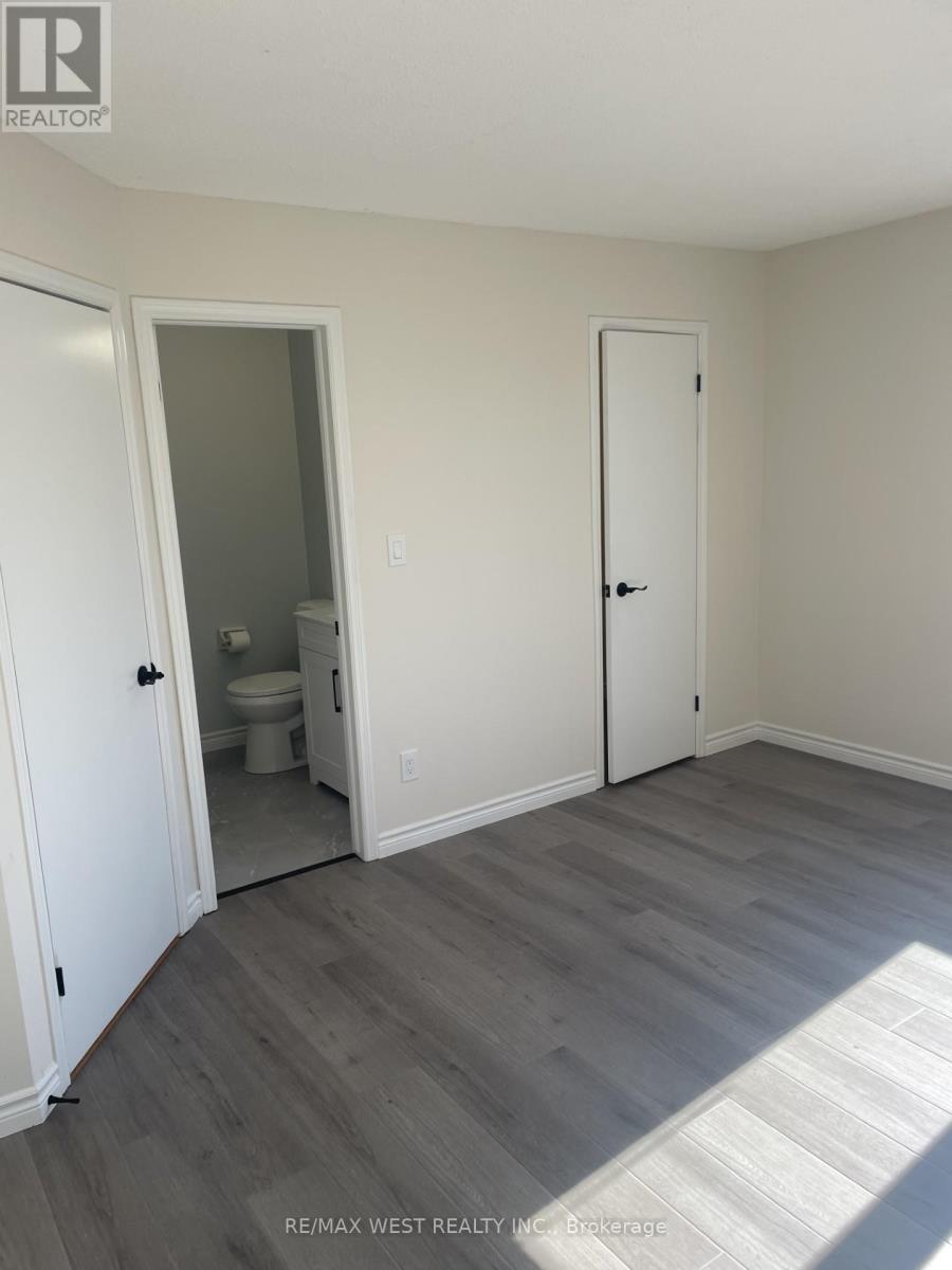 19 - 2299 Marine Drive, Oakville, Ontario  L6L 1C2 - Photo 39 - W12936692