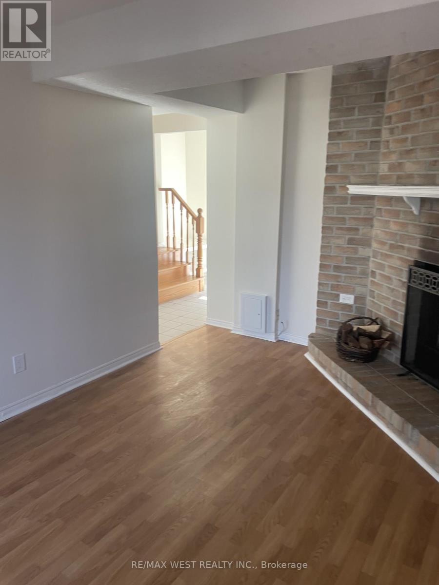 19 - 2299 Marine Drive, Oakville, Ontario  L6L 1C2 - Photo 4 - W12936692