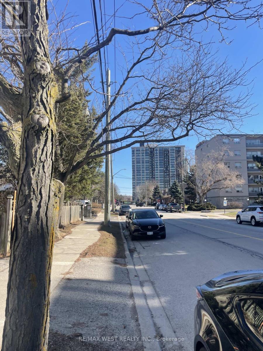 19 - 2299 Marine Drive, Oakville, Ontario  L6L 1C2 - Photo 44 - W12936692