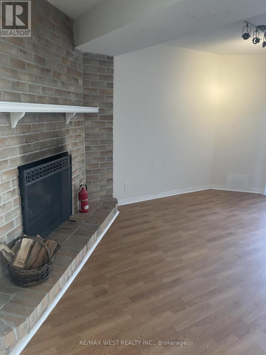 19 - 2299 Marine Drive, Oakville, Ontario  L6L 1C2 - Photo 6 - W12936692