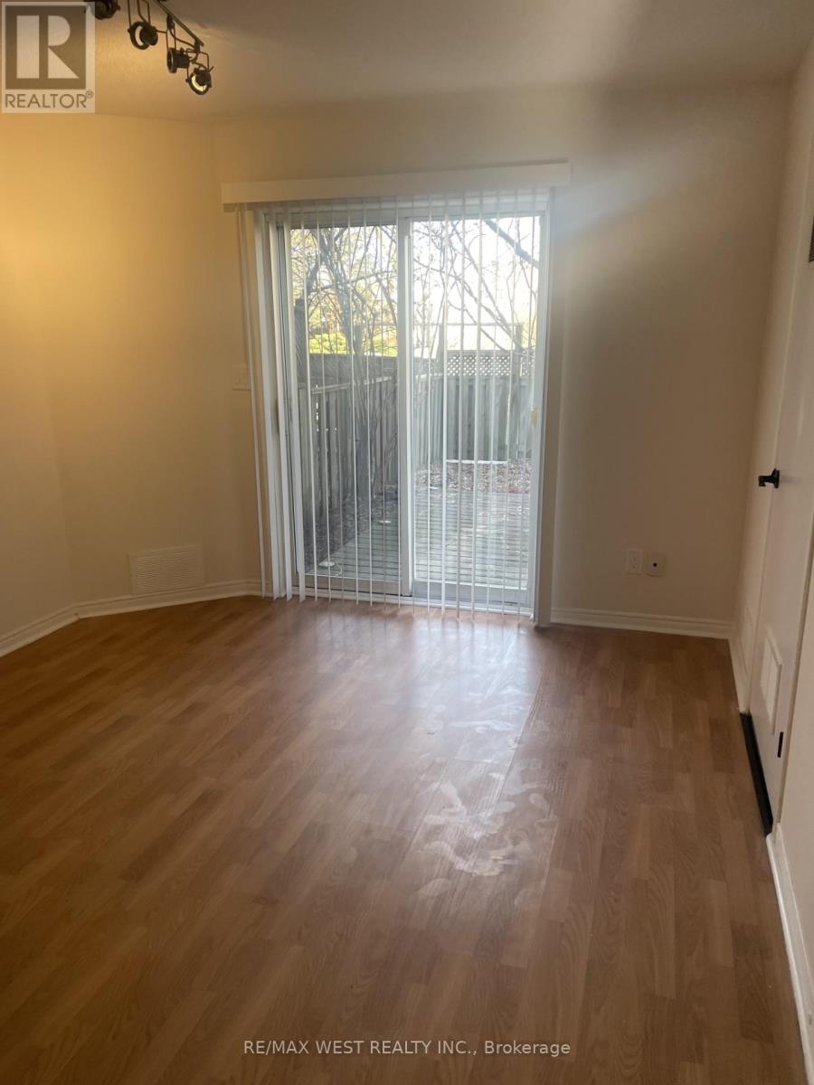 19 - 2299 Marine Drive, Oakville, Ontario  L6L 1C2 - Photo 8 - W12936692