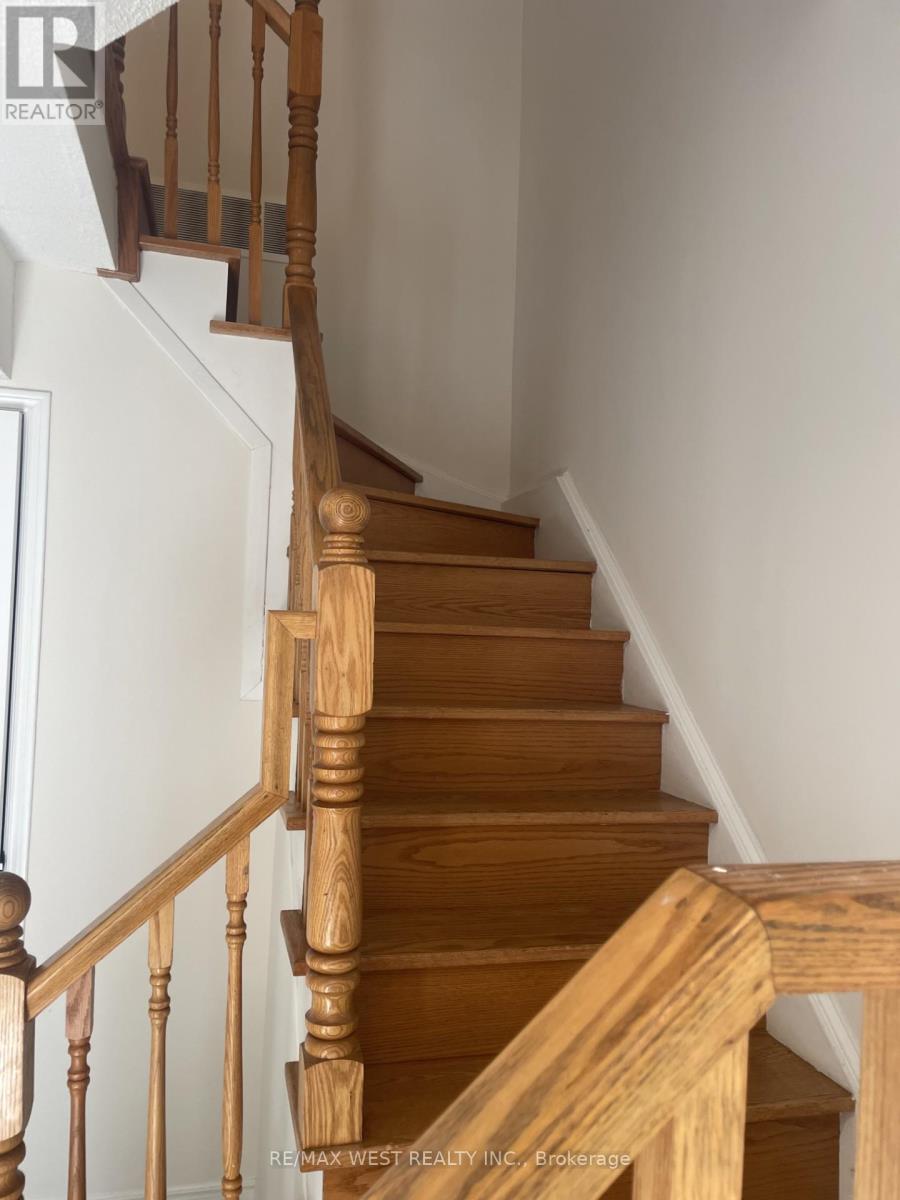 19 - 2299 Marine Drive, Oakville, Ontario  L6L 1C2 - Photo 9 - W12936692