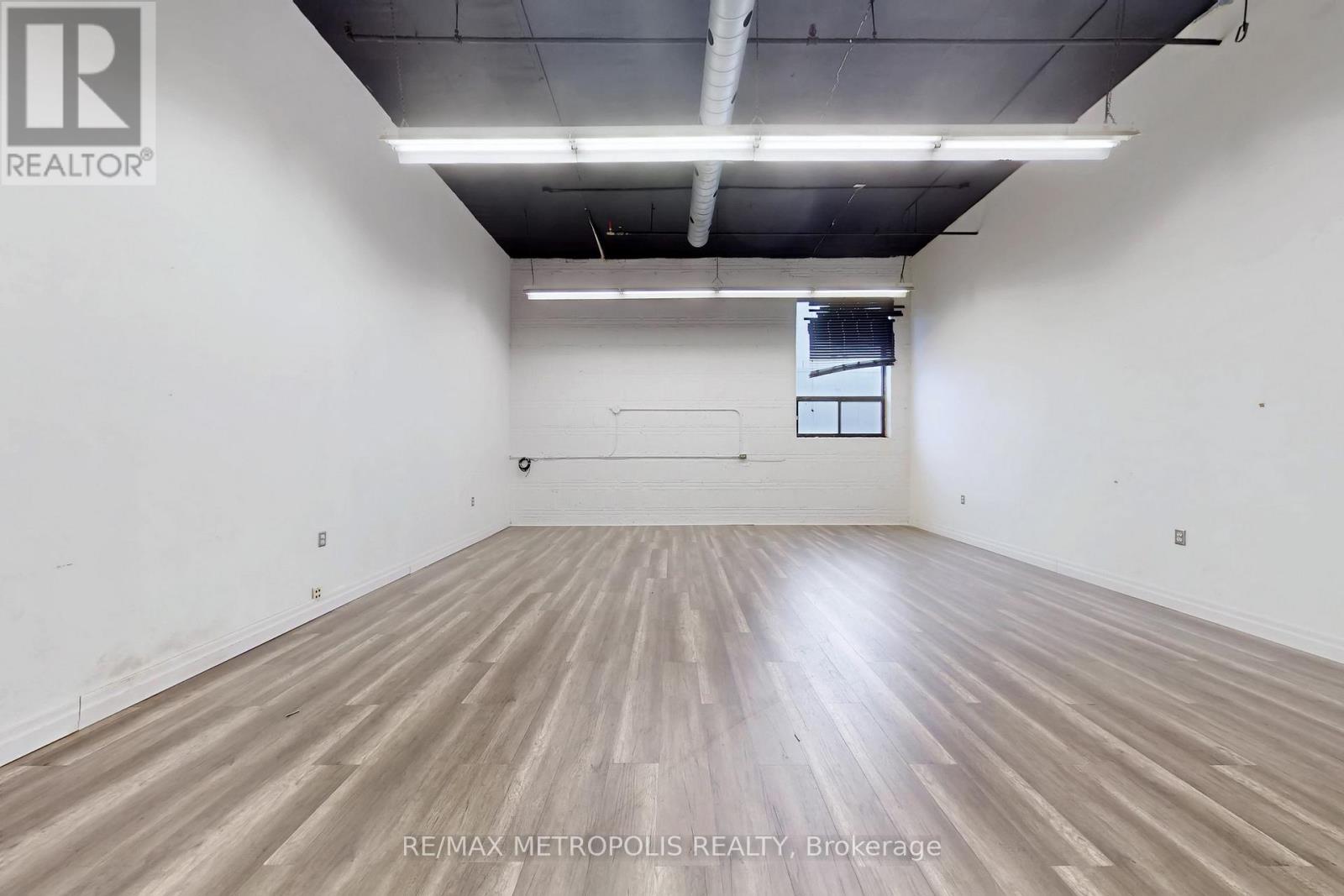 209 - 258 Wallace Avenue, Toronto, Ontario  M6P 3M9 - Photo 3 - W12936762