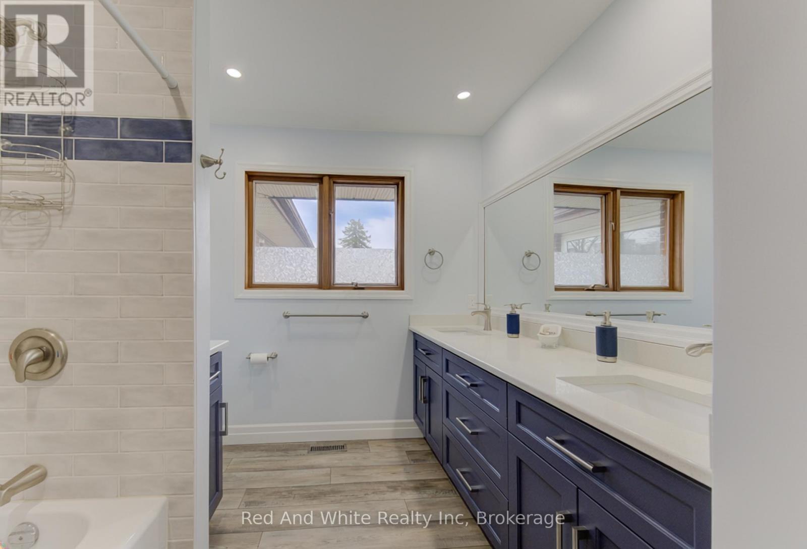 449 Greenfield Avenue, Kitchener, Ontario  N2C 1E9 - Photo 20 - X12931716