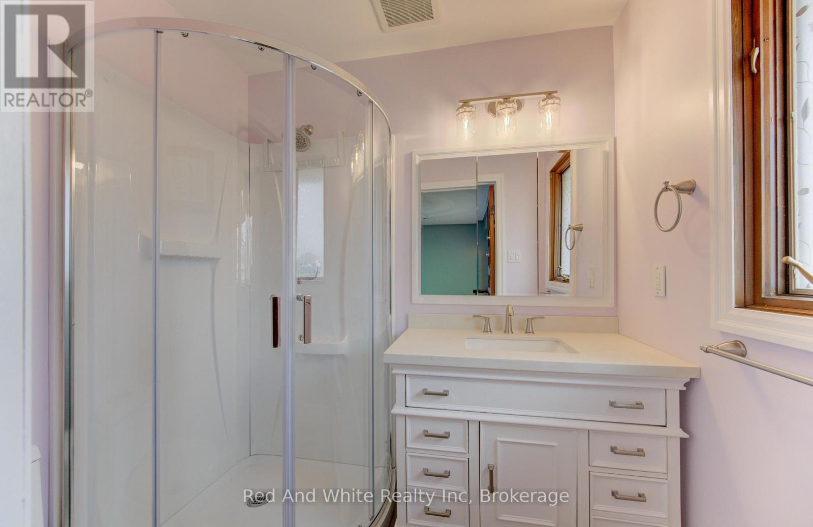 449 Greenfield Avenue, Kitchener, Ontario  N2C 1E9 - Photo 17 - X12931716