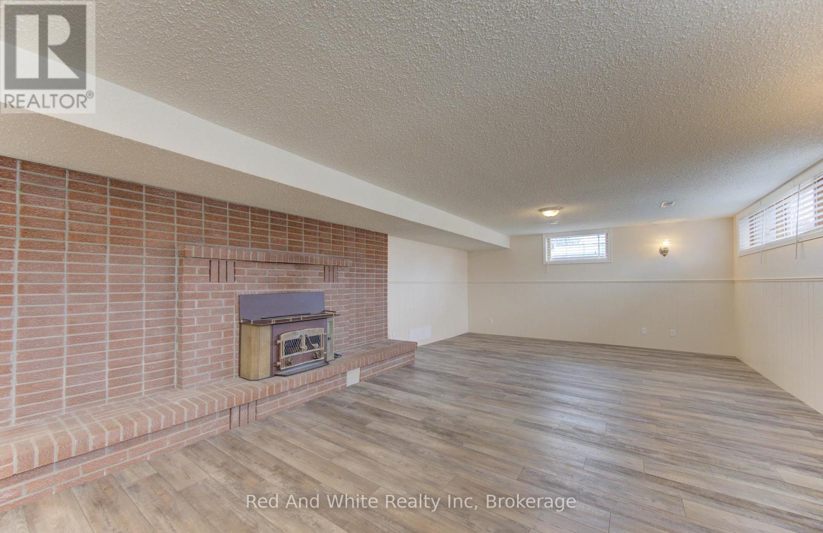 449 Greenfield Avenue, Kitchener, Ontario  N2C 1E9 - Photo 23 - X12931716