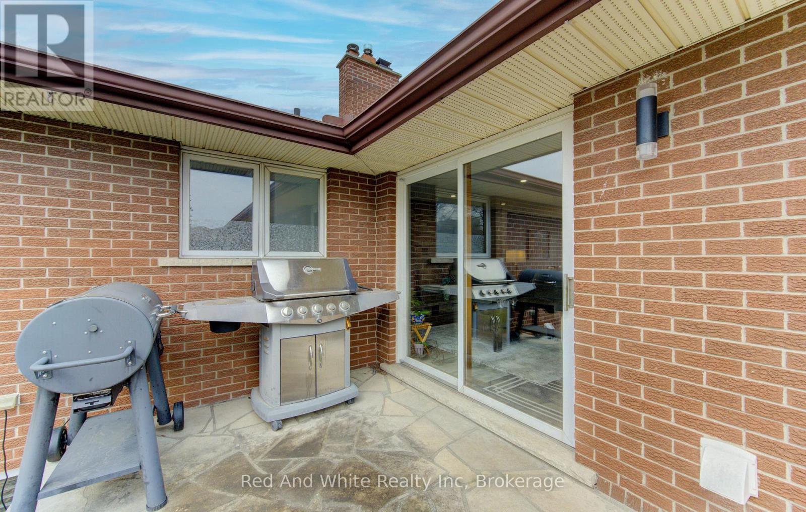 449 Greenfield Avenue, Kitchener, Ontario  N2C 1E9 - Photo 37 - X12931716