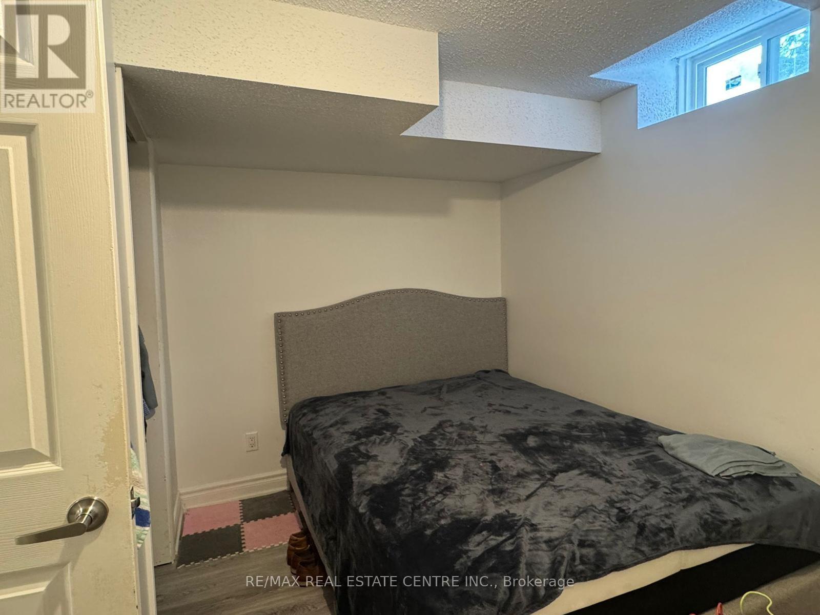 741 Shanahan Boulevard, Newmarket, Ontario  L3X 1P8 - Photo 8 - N12935764