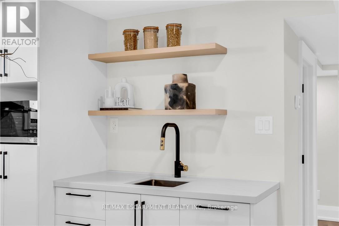 841 Danforth Place, Burlington, Ontario  L7T 1S1 - Photo 23 - W12839598