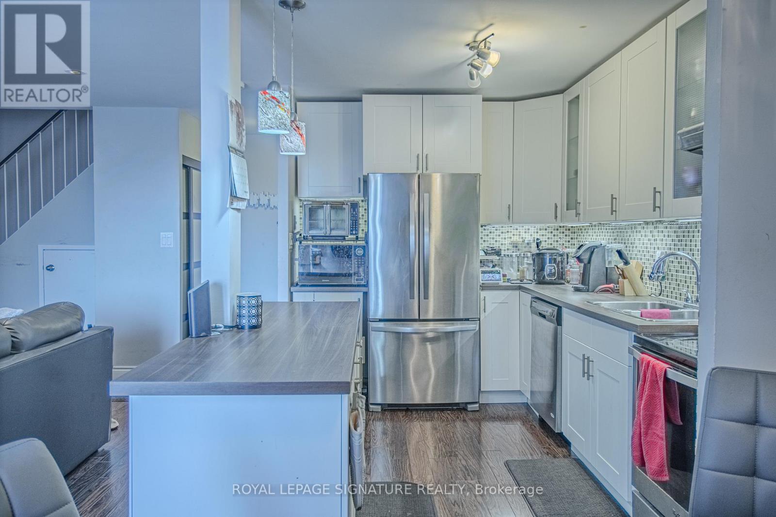 403 - 3025 The Credit Woodlands Crescent, Mississauga, Ontario  L5C 2V3 - Photo 3 - W12913256