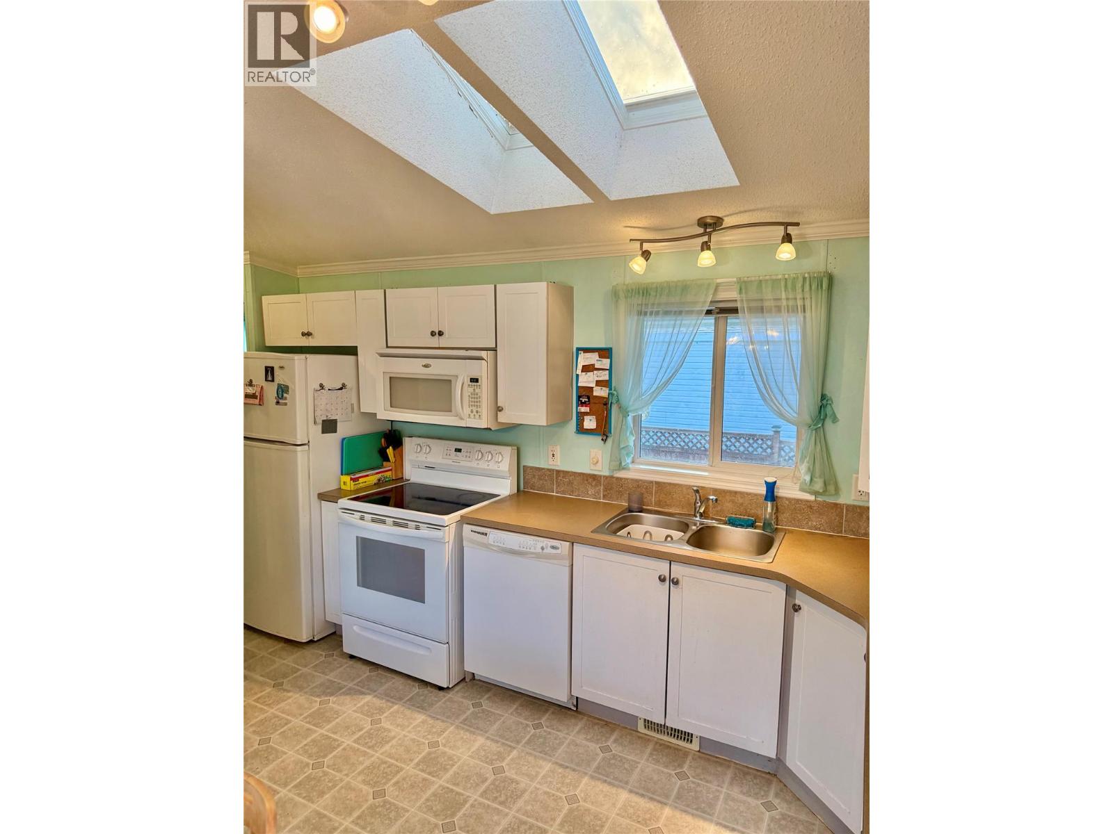 7225 Boundary Drive Unit# 8, Grand Forks, British Columbia  V0H 1V0 - Photo 7 - 10371879