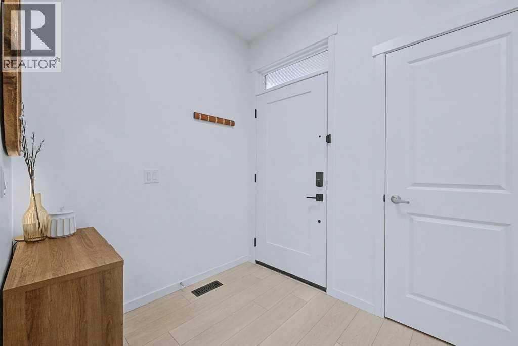 250 Hotchkiss Common SE, Calgary, Alberta  T3S 0N1 - Photo 3 - A2284008