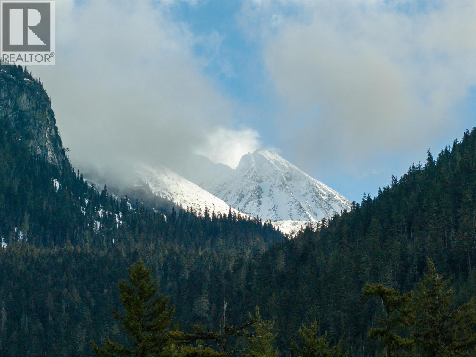9285 Siskin Street, Whistler, British Columbia  V8E 1M1 - Photo 24 - R3104169