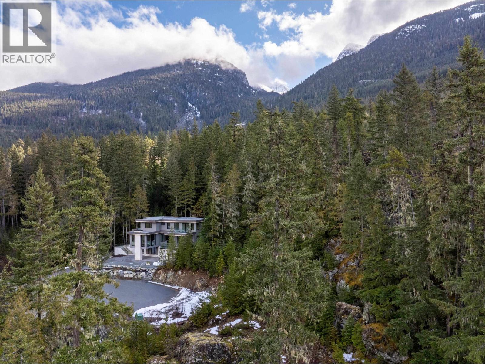 9285 Siskin Street, Whistler, British Columbia  V8E 1M1 - Photo 15 - R3104169