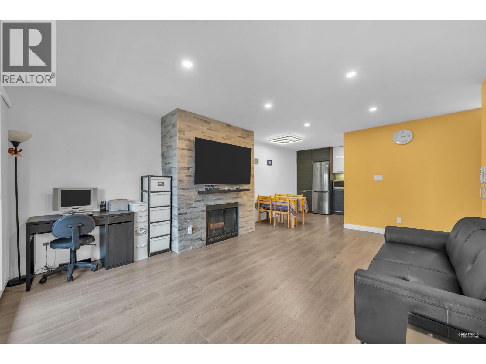 317 8600 Ackroyd Road, Richmond, British Columbia  V6X 3G1 - Photo 2 - R3104686