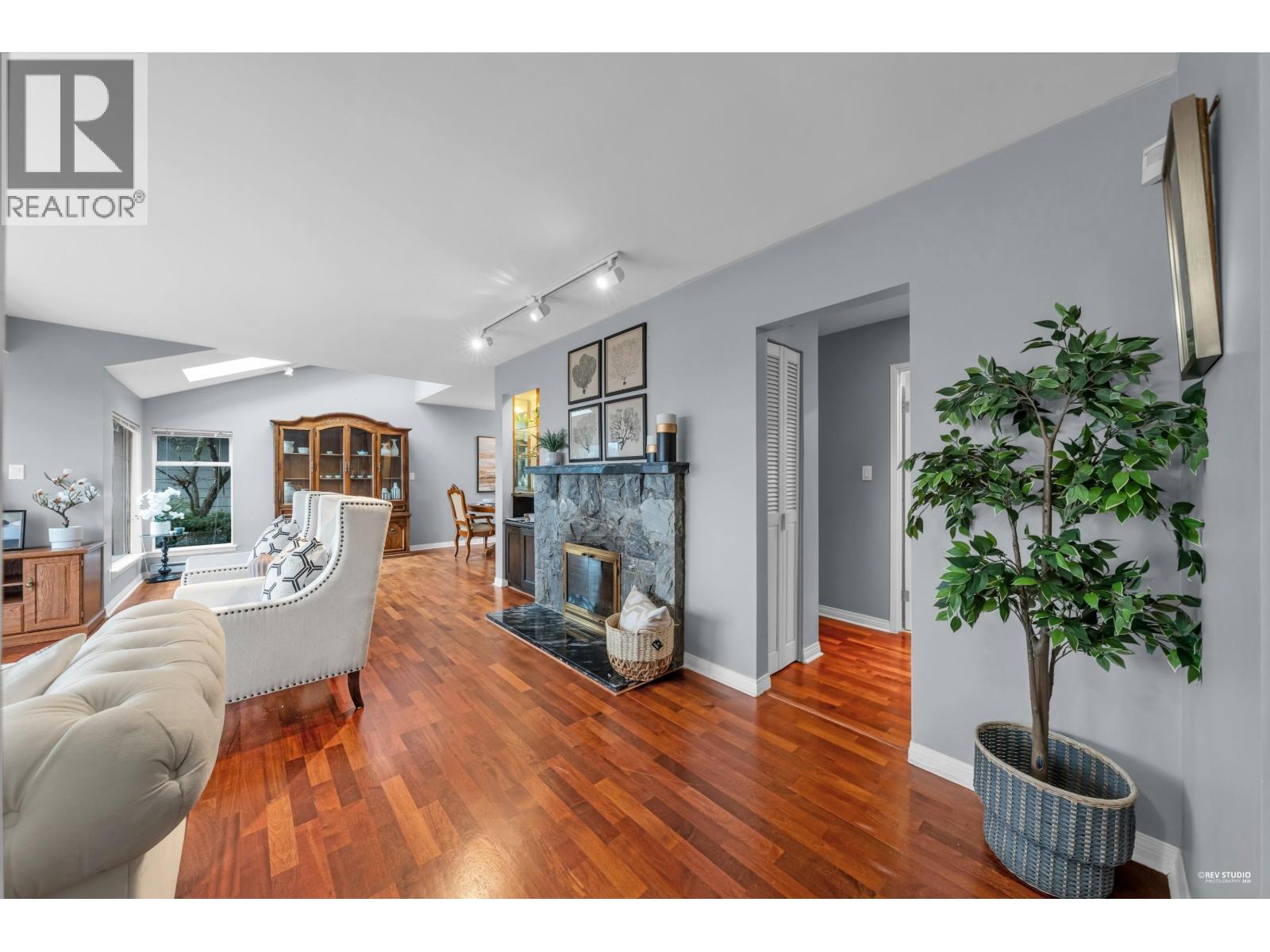 7238 Braeside Drive, Burnaby, British Columbia  V5A 1E8 - Photo 10 - R3104659