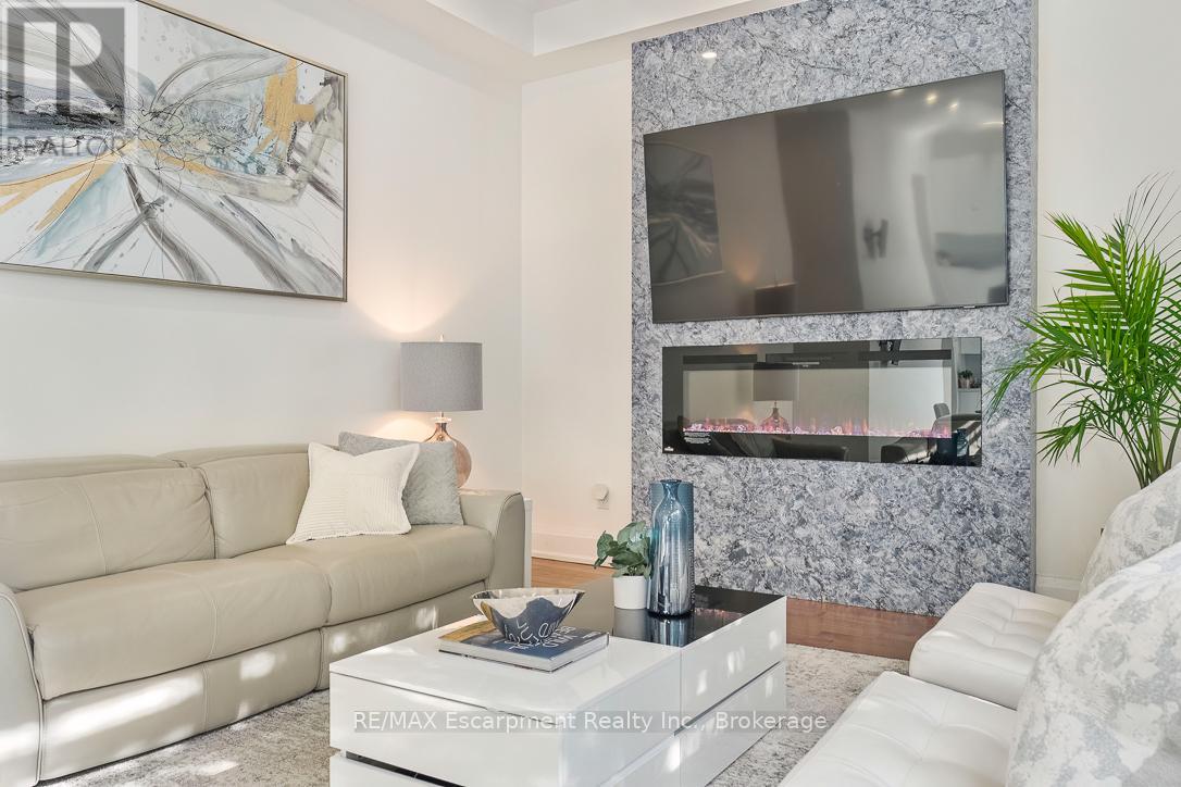 1526 Bridge Road, Oakville, Ontario  L6L 2E3 - Photo 14 - W12936784