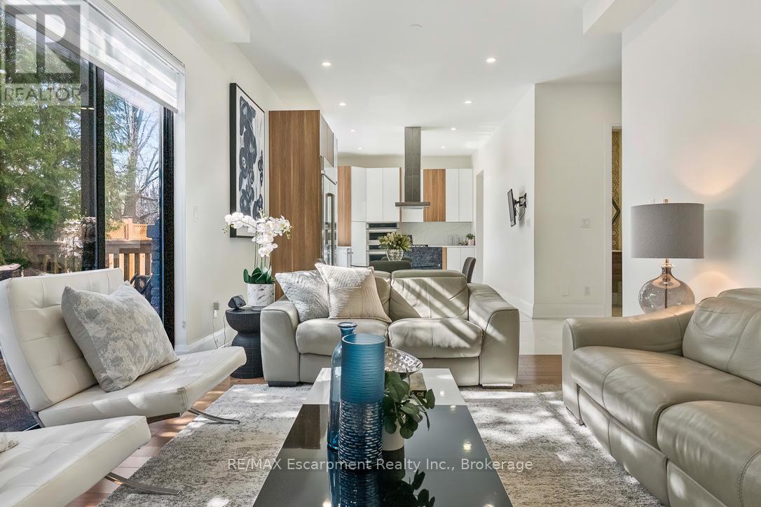 1526 Bridge Road, Oakville, Ontario  L6L 2E3 - Photo 15 - W12936784