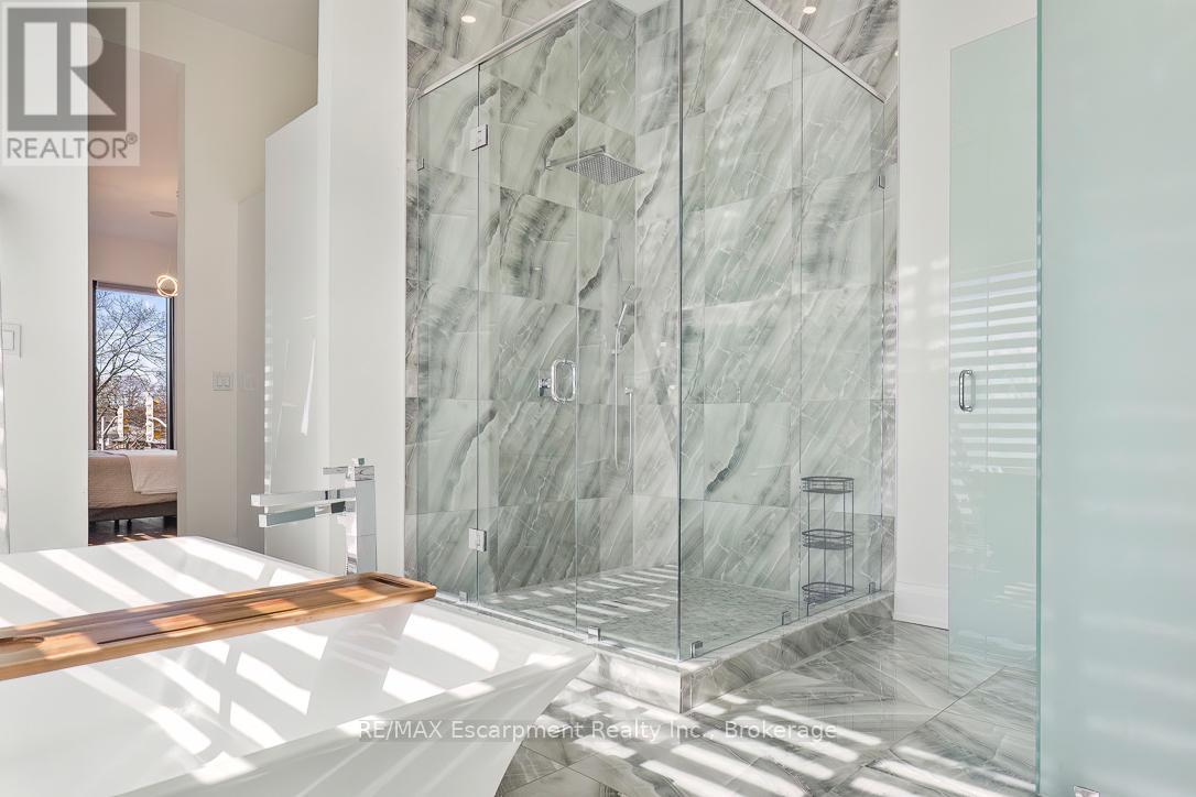 1526 Bridge Road, Oakville, Ontario  L6L 2E3 - Photo 20 - W12936784