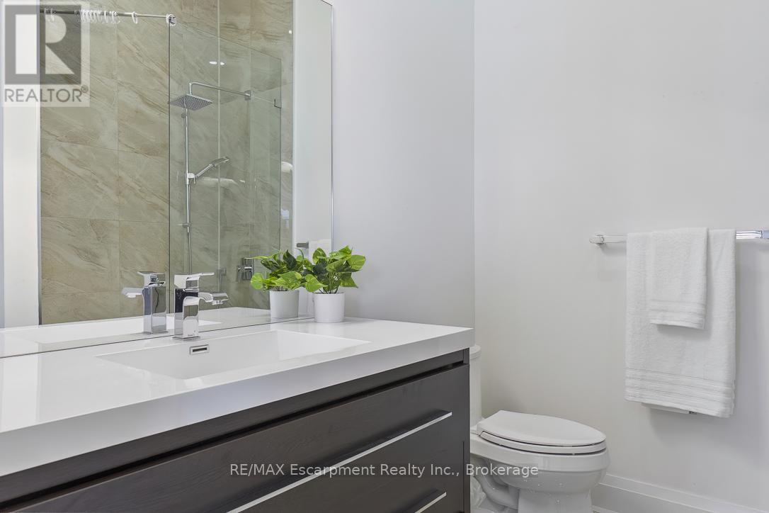 1526 Bridge Road, Oakville, Ontario  L6L 2E3 - Photo 22 - W12936784