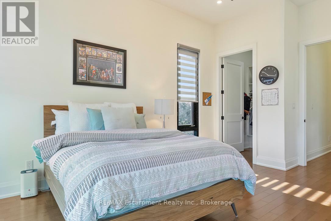 1526 Bridge Road, Oakville, Ontario  L6L 2E3 - Photo 24 - W12936784