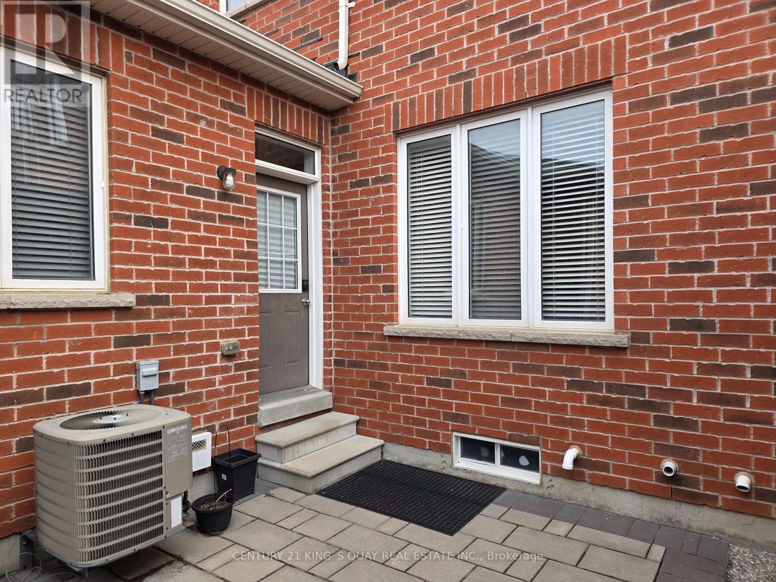 158 Harbord Street, Markham, Ontario  L6C 0X1 - Photo 3 - N12932546