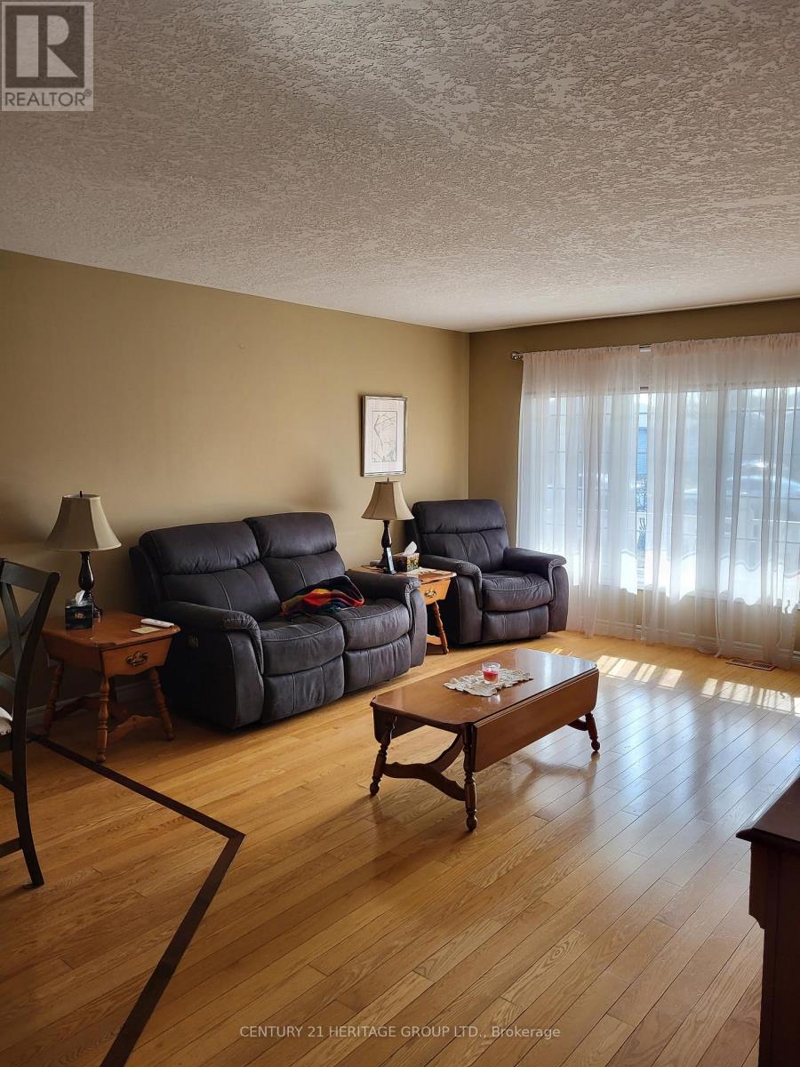 71 Finch Drive, Belleville, Ontario  K8P 5L4 - Photo 7 - X12913862