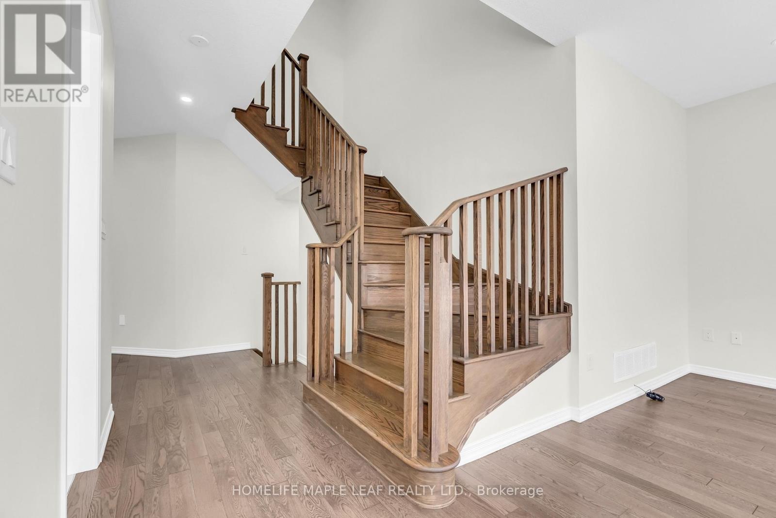 129 Longboat Run W, Brantford, Ontario  N3T 0R8 - Photo 24 - X12932370