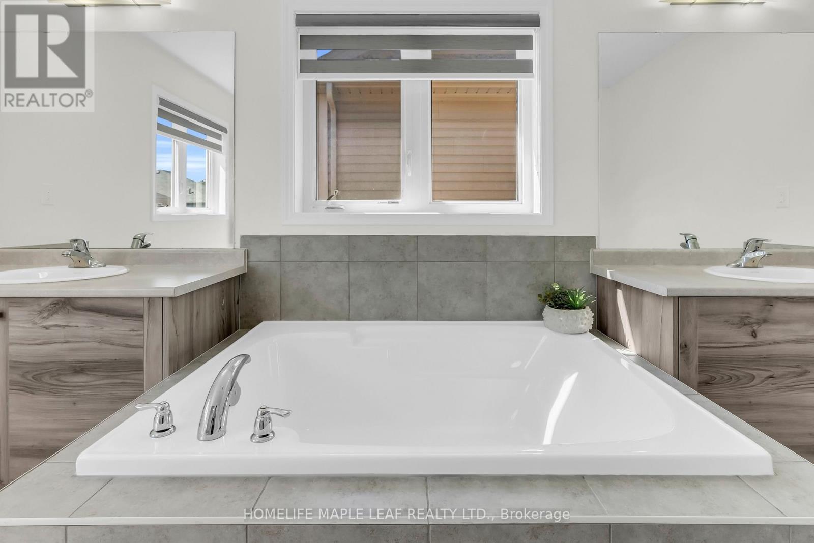 129 Longboat Run W, Brantford, Ontario  N3T 0R8 - Photo 31 - X12932370