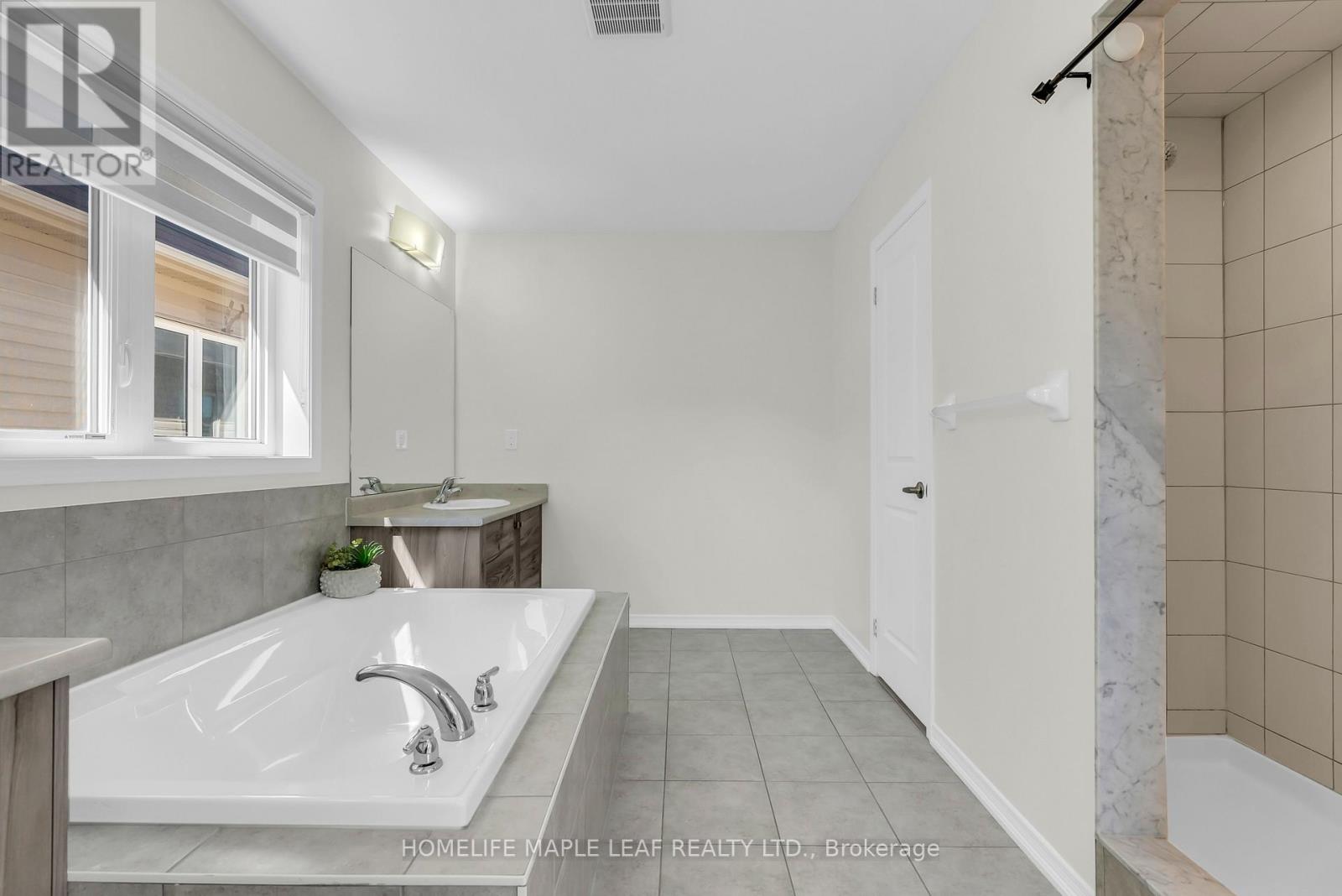 129 Longboat Run W, Brantford, Ontario  N3T 0R8 - Photo 32 - X12932370