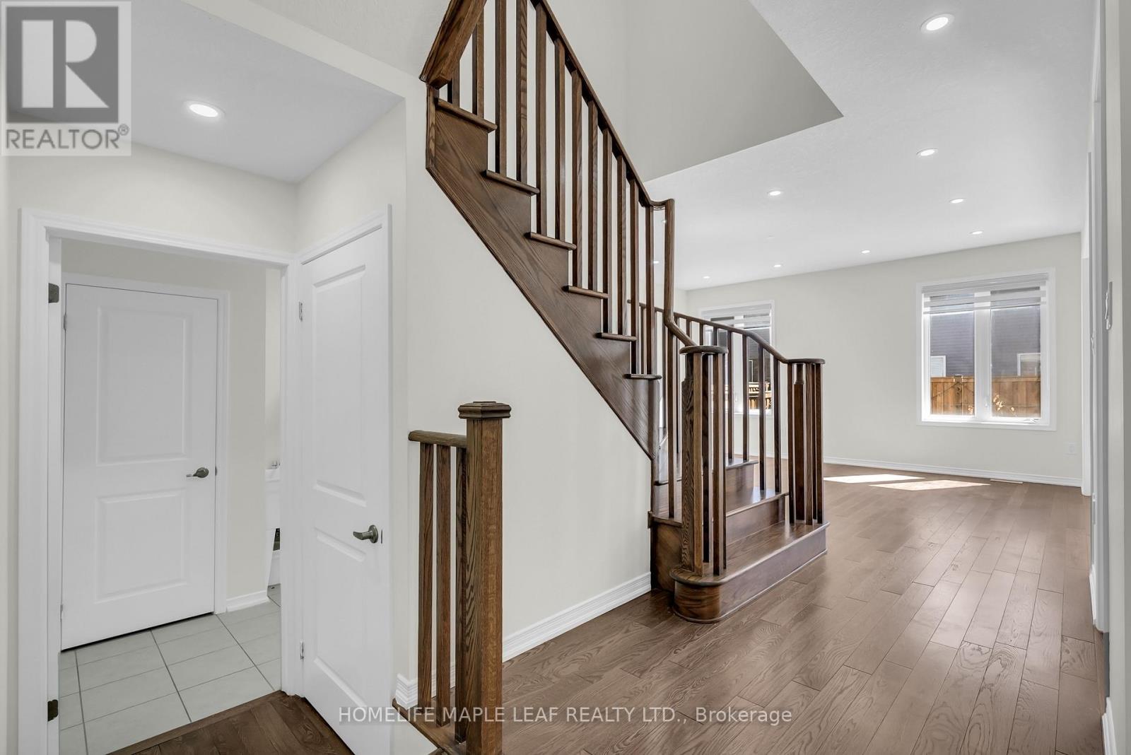 129 Longboat Run W, Brantford, Ontario  N3T 0R8 - Photo 9 - X12932370