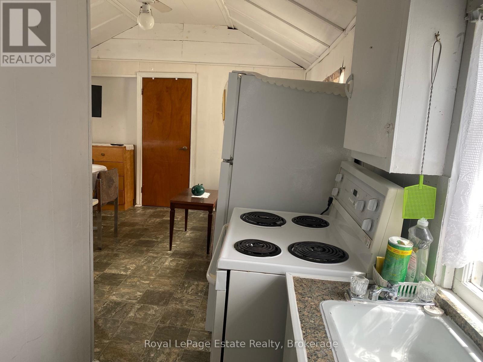 104 Third Avenue N, South Bruce Peninsula, Ontario  N0H 2G0 - Photo 15 - X12936890