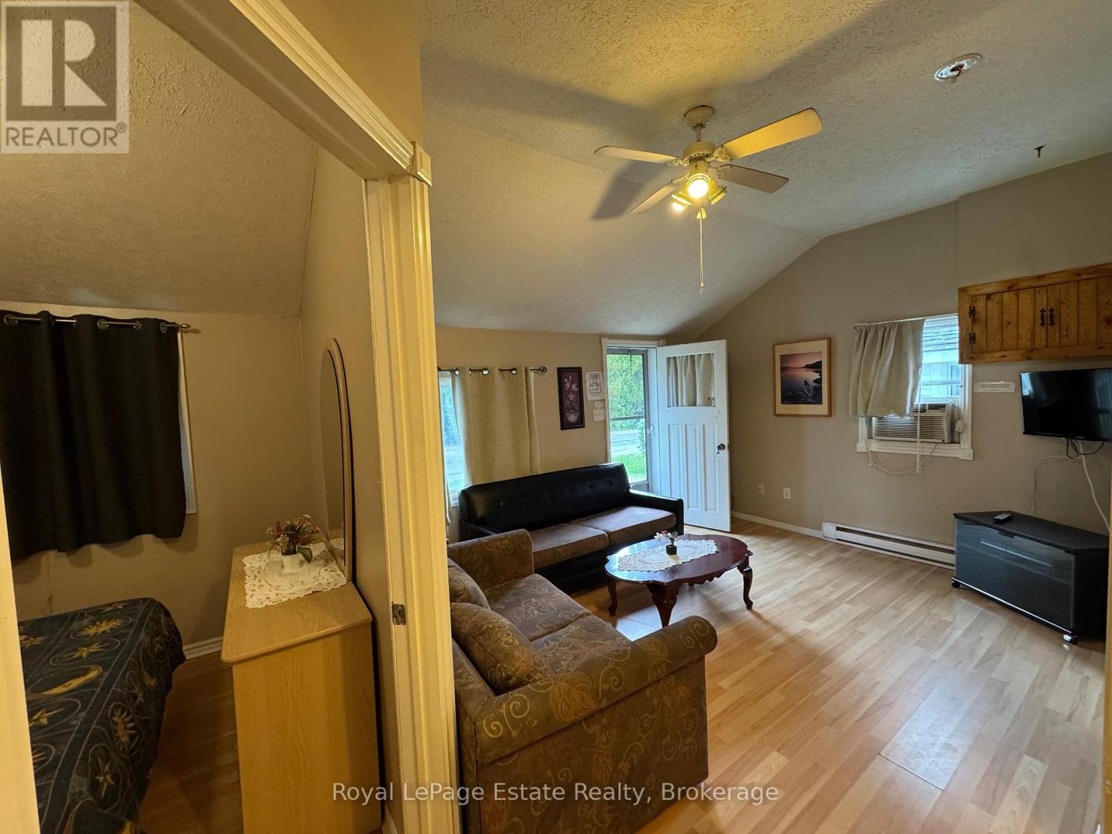 104 Third Avenue N, South Bruce Peninsula, Ontario  N0H 2G0 - Photo 20 - X12936890