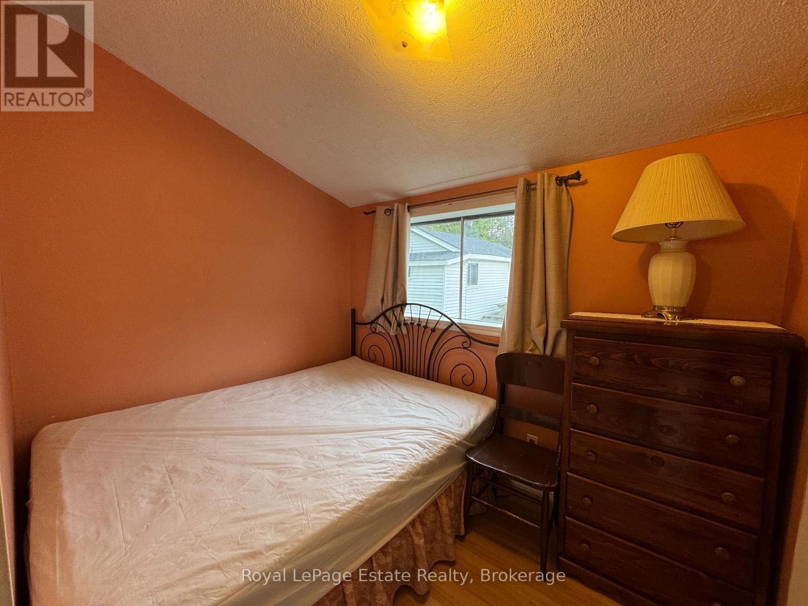 104 Third Avenue N, South Bruce Peninsula, Ontario  N0H 2G0 - Photo 25 - X12936890