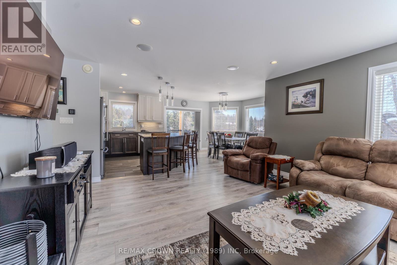 211 Eglington Road N, East Ferris, Ontario  P0H 1H0 - Photo 5 - X12936878