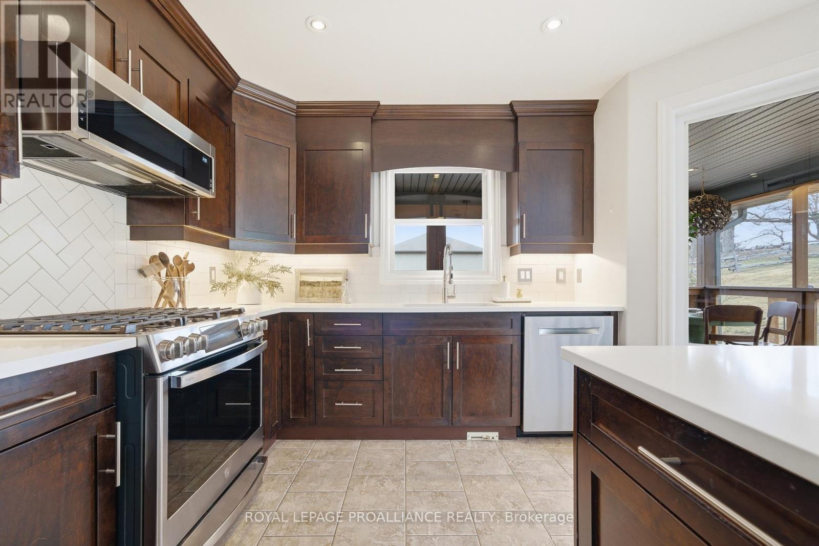 42 Windwhisper Drive, Belleville, Ontario  K0K 2V0 - Photo 12 - X12936816