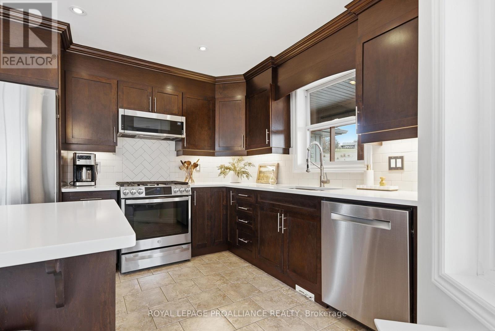 42 Windwhisper Drive, Belleville, Ontario  K0K 2V0 - Photo 14 - X12936816