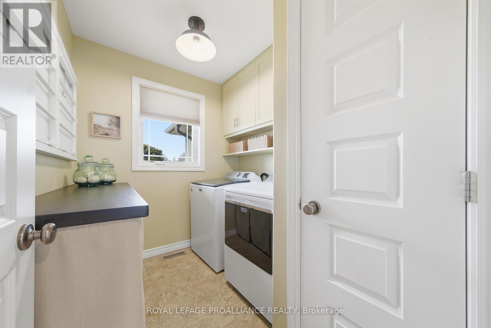 42 Windwhisper Drive, Belleville, Ontario  K0K 2V0 - Photo 28 - X12936816