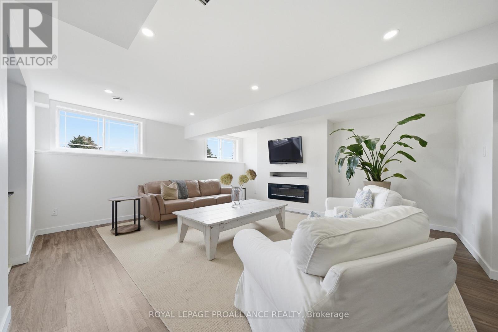 42 Windwhisper Drive, Belleville, Ontario  K0K 2V0 - Photo 33 - X12936816