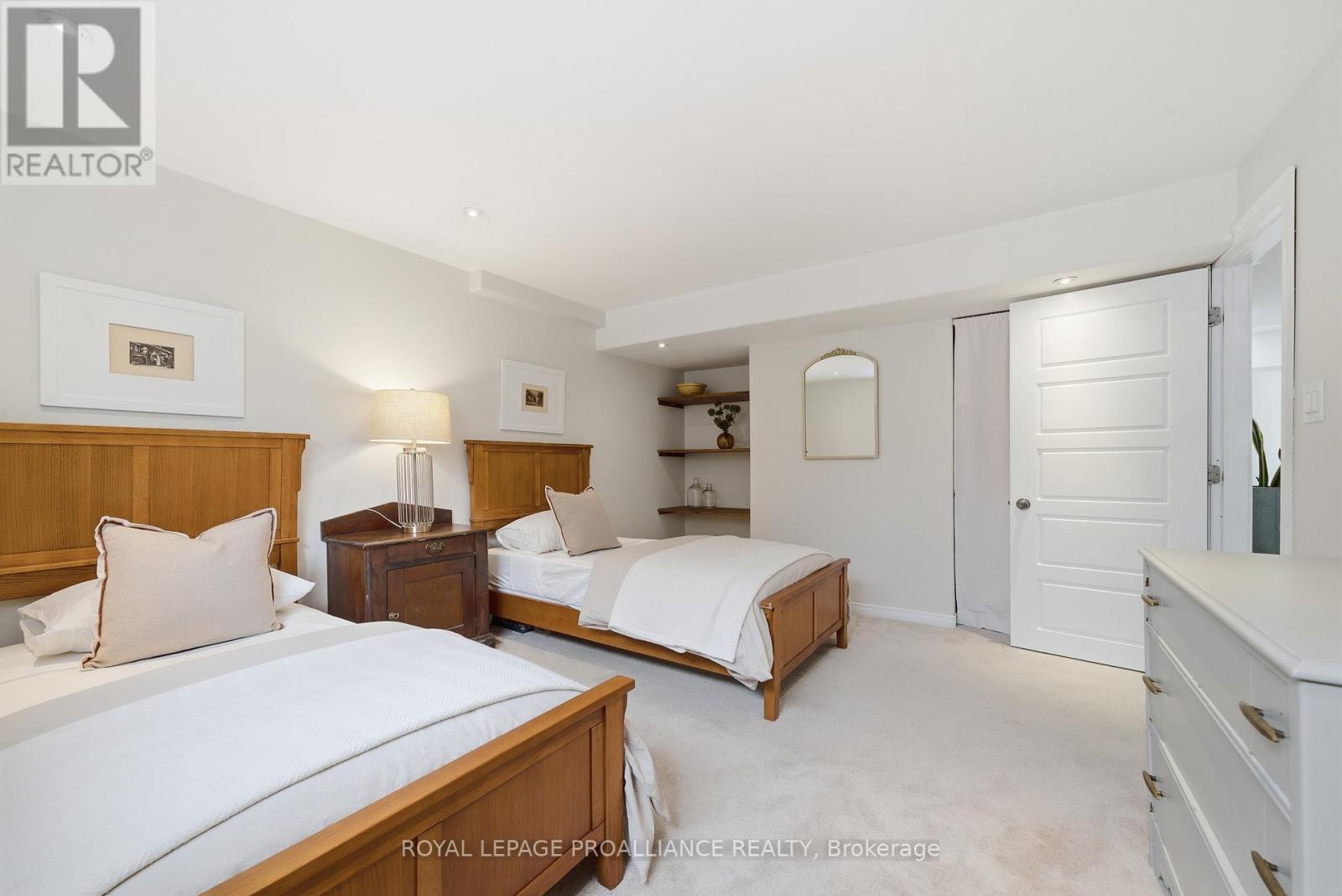 42 Windwhisper Drive, Belleville, Ontario  K0K 2V0 - Photo 37 - X12936816