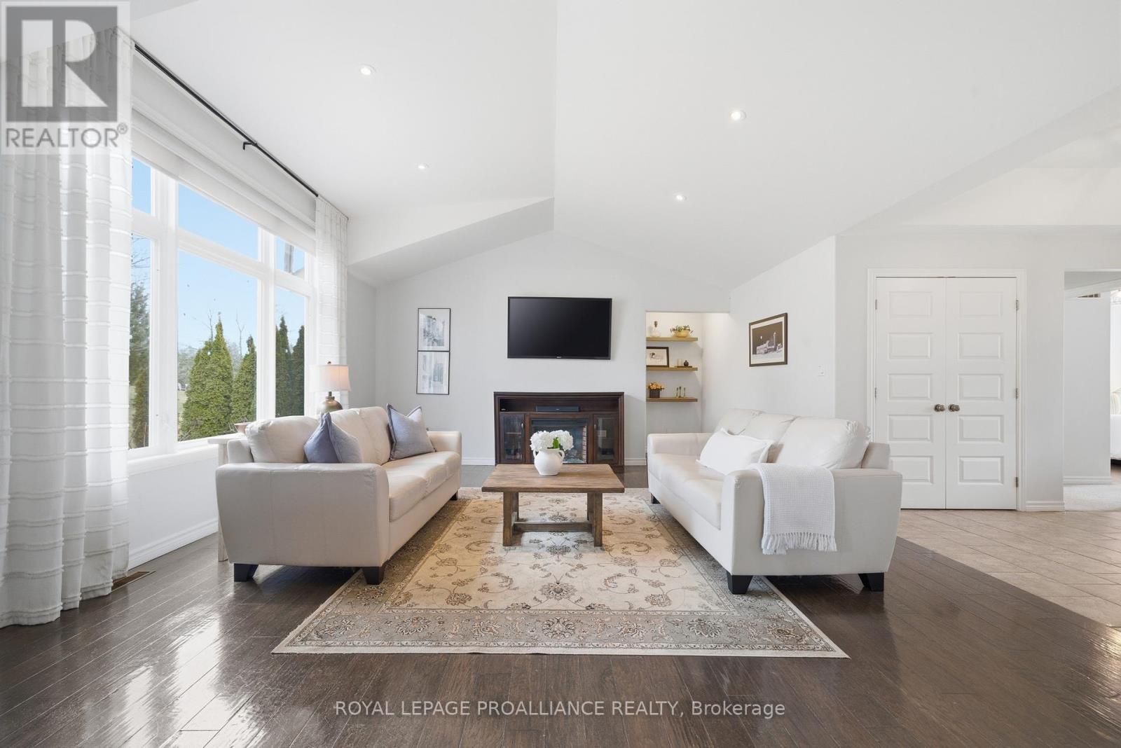 42 Windwhisper Drive, Belleville, Ontario  K0K 2V0 - Photo 6 - X12936816