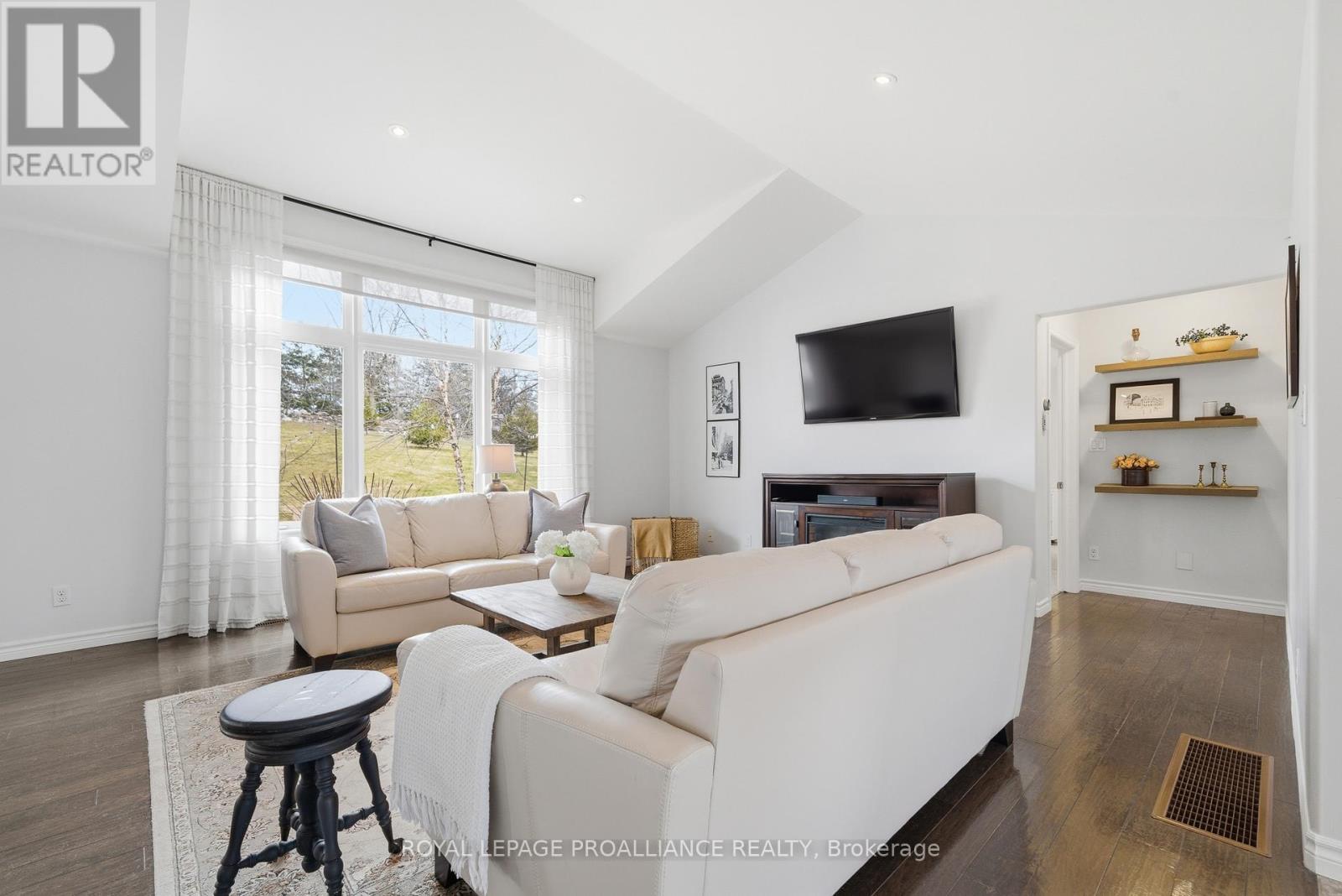 42 Windwhisper Drive, Belleville, Ontario  K0K 2V0 - Photo 7 - X12936816