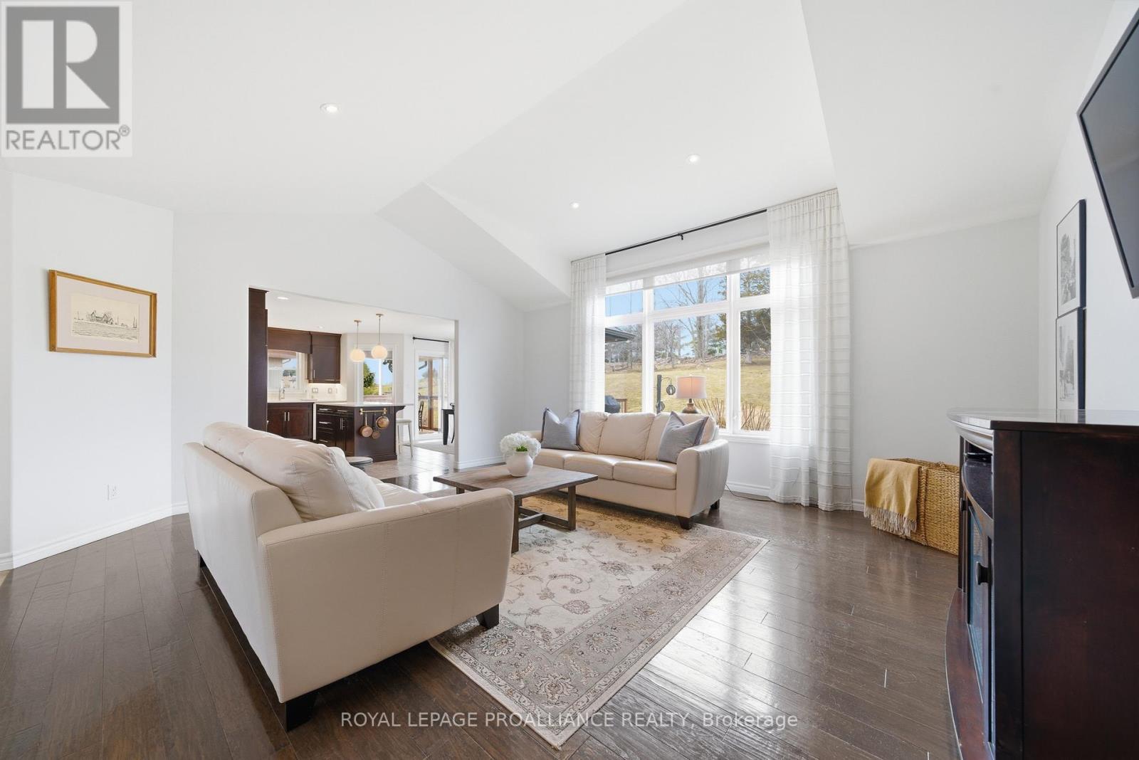 42 Windwhisper Drive, Belleville, Ontario  K0K 2V0 - Photo 9 - X12936816