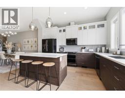 411 Dunbar Court, Kelowna, British Columbia  V1P 1T5 - Photo 4 - 10379655