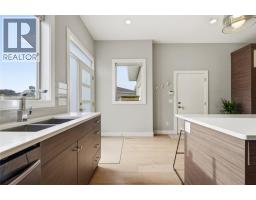 411 Dunbar Court, Kelowna, British Columbia  V1P 1T5 - Photo 7 - 10379655