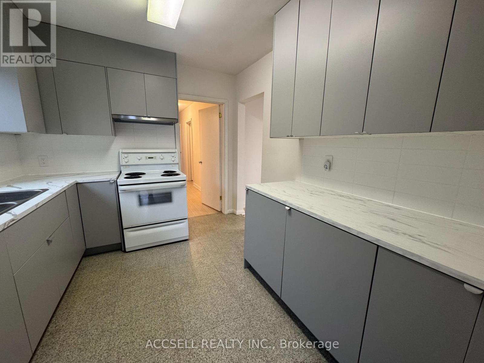 Humewood-Cedarvale Triplex for sale:  3 bedroom 1,100 sq.ft. (Listed 2026-03-30)