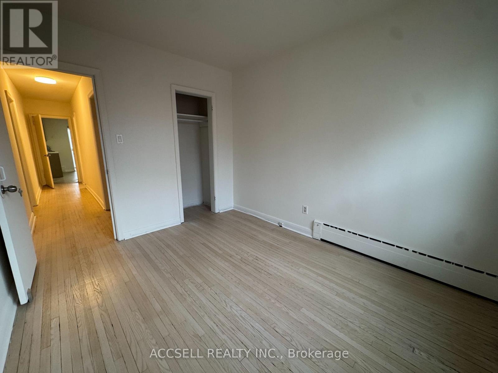 Upper - 99 Kenwood Avenue, Toronto, Ontario  M6C 2S1 - Photo 13 - C12936862