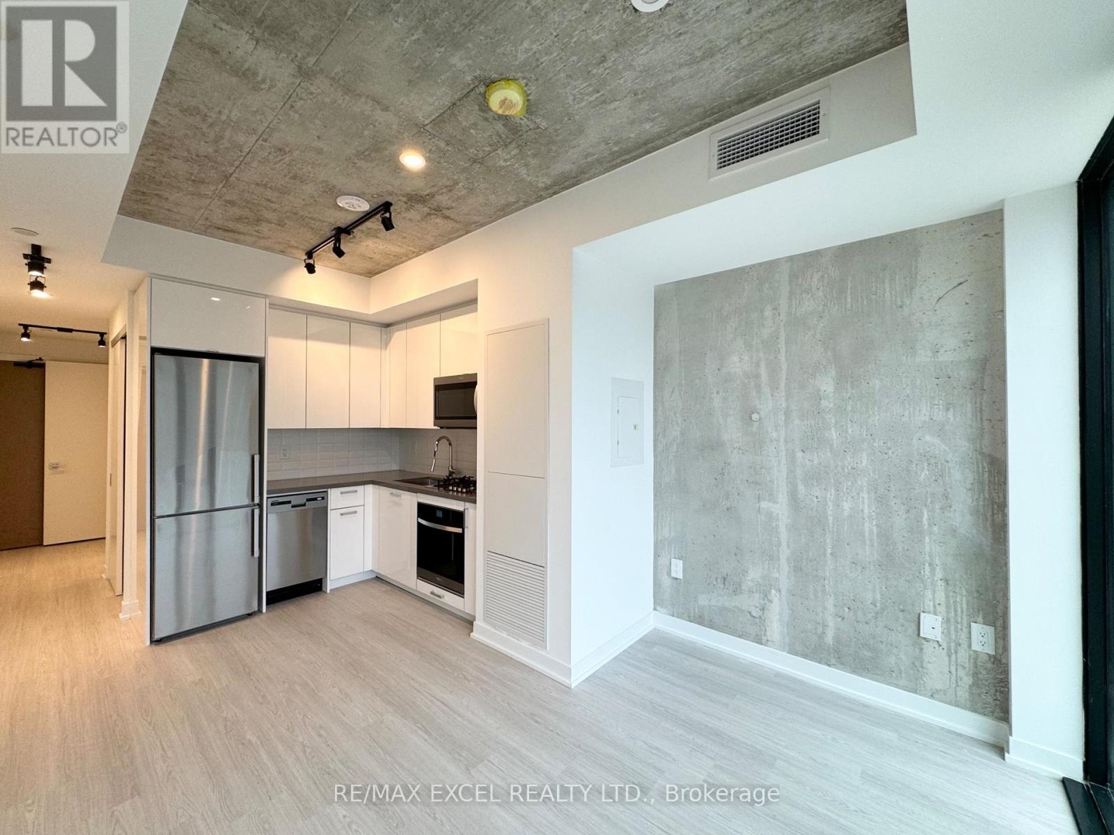 1605 - 195 Mccaul Street, Toronto, Ontario  M5T 1W6 - Photo 3 - C12936954