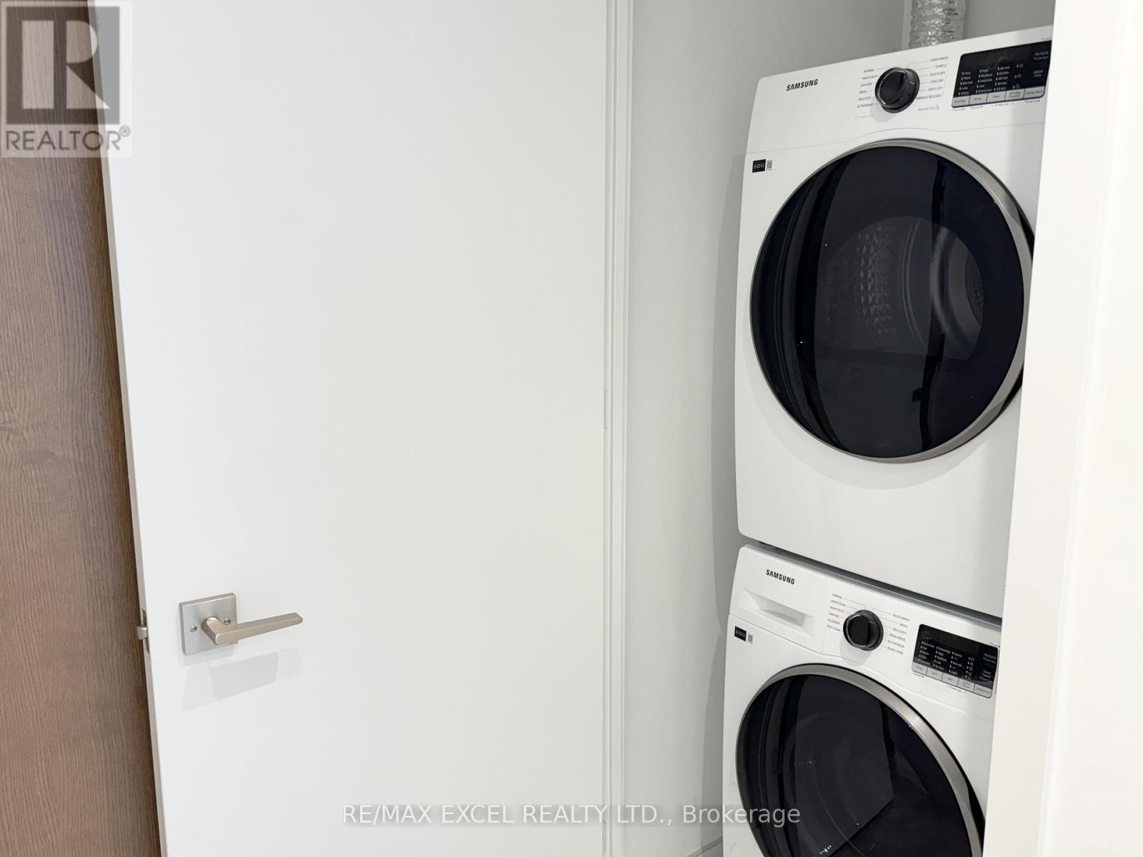 1605 - 195 Mccaul Street, Toronto, Ontario  M5T 1W6 - Photo 5 - C12936954